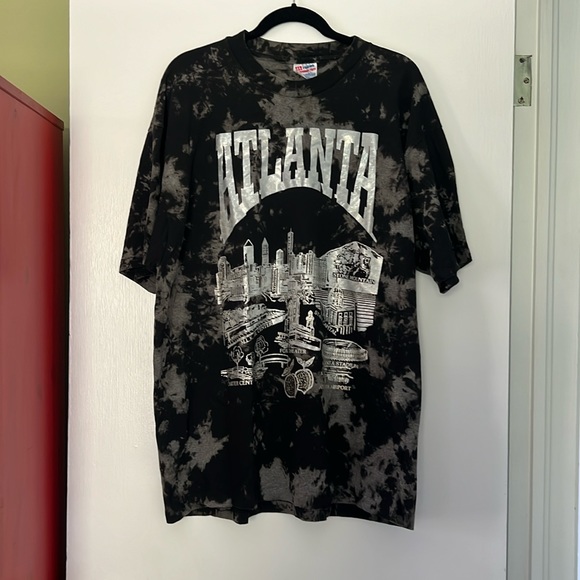 Black bleach dye Atlanta tshirt - Picture 1 of 3